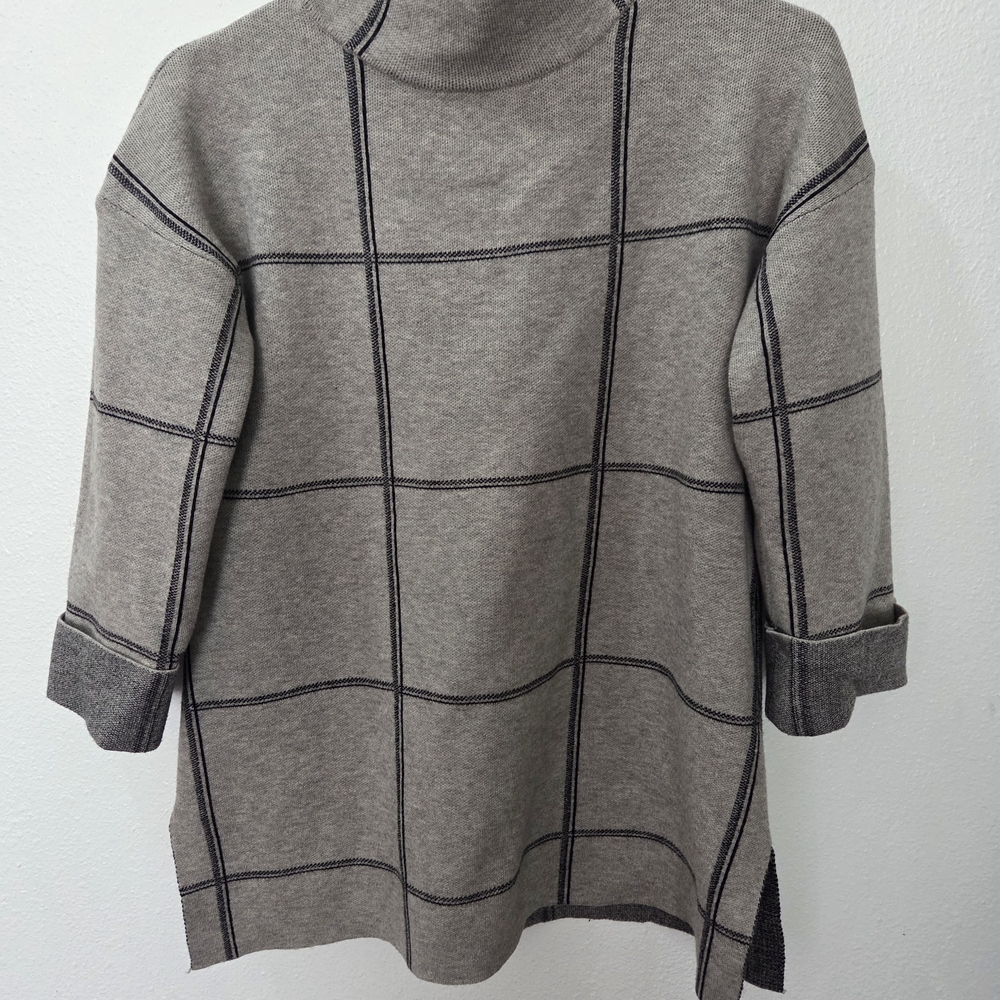 Tahari Gray Cowl Neck Sweater with Modern Geometric Design
